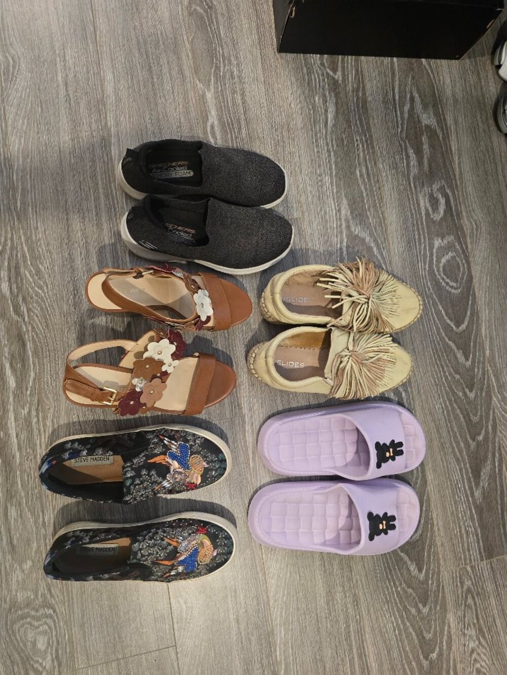 Lot of 5 Pairs Womens Shoes Sneakers Heels Fashion Slides Mules Size 7 US used